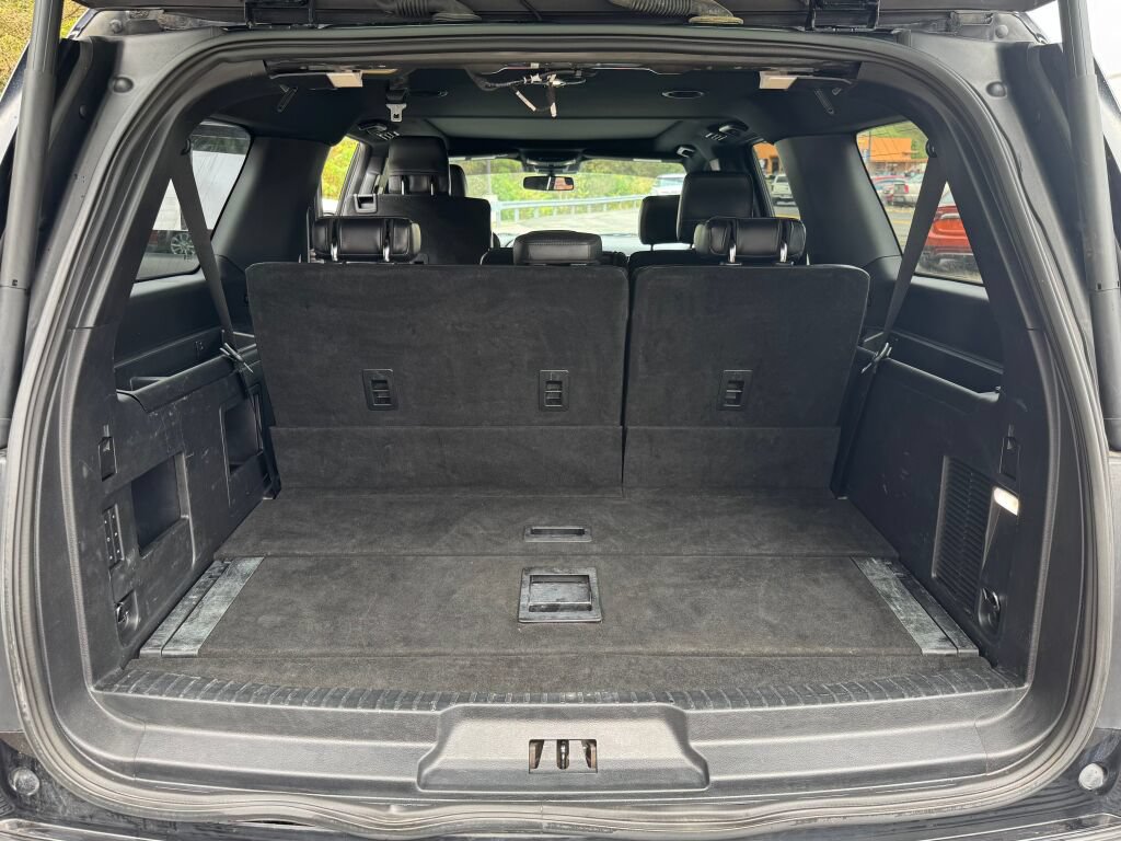 Used 2018 Ford Expedition Max XLT w/ Equipment Group 202A AWD/4WD image 19