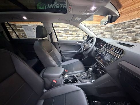 Used 2020 Volkswagen Tiguan SEL image 15