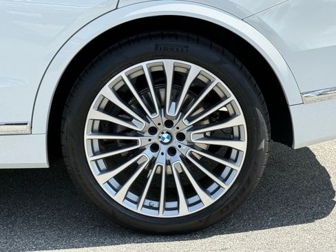 Used 2026 BMW X7 xDrive40i image 17