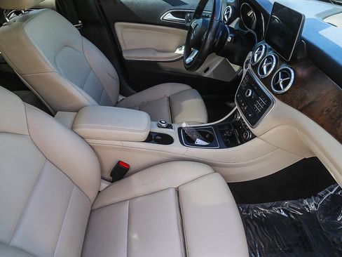 Used 2017 Mercedes-Benz GLA 250 image 15