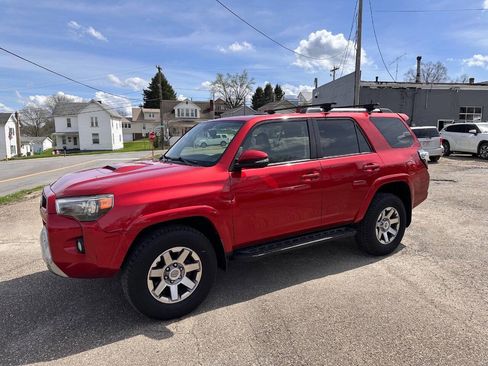 Used 2014 Toyota 4Runner Trail Premium image 1