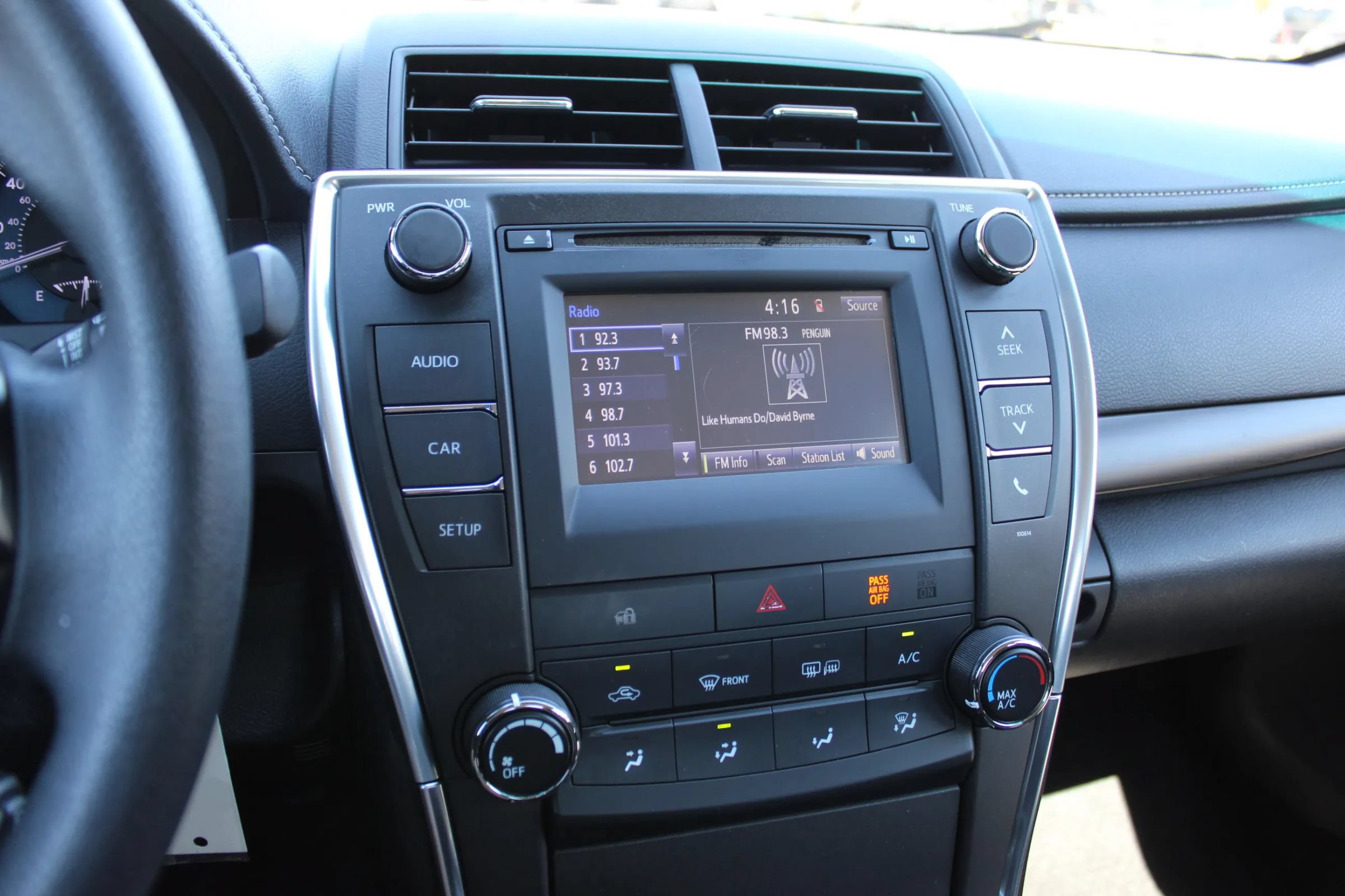 Used 2016 Toyota Camry LE FWD image 16
