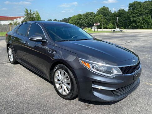 Used 2017 Kia Optima LX w/ Option Group 014 FWD image 4