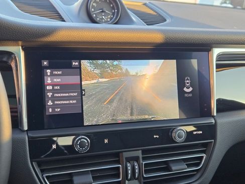 Used 2025 Porsche Macan image 23