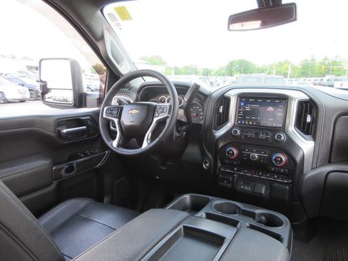 Used 2022 Chevrolet Silverado 2500 LTZ w/ Gooseneck/5TH Wheel Package AWD/4WD image 24