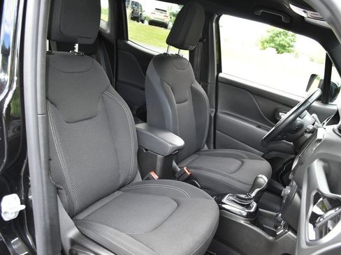 Used 2022 Jeep Renegade Altitude w/ Convenience Group AWD/4WD image 25