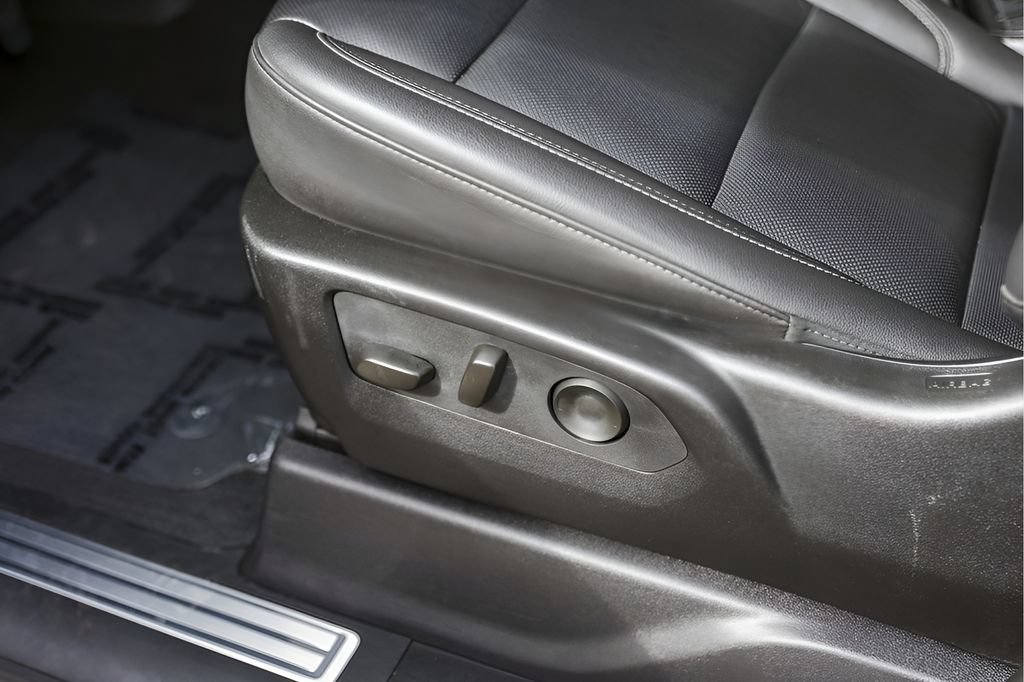 Used 2025 Chevrolet Silverado 2500 LTZ AWD/4WD image 11