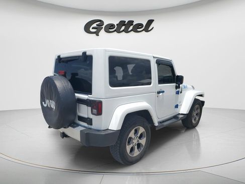 Used 2018 Jeep Wrangler Sahara w/ Connectivity Group AWD/4WD image 3