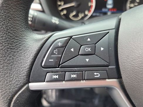 Used 2024 Nissan Altima 2.5 SV FWD image 28