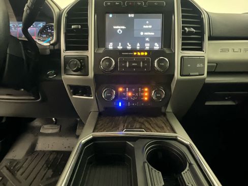 Used 2019 Ford F250 Lariat w/ Lariat Ultimate Package AWD/4WD image 16