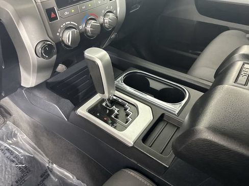 Used 2019 Toyota Tundra SR5 w/ SR5 Upgrade Package AWD/4WD image 18