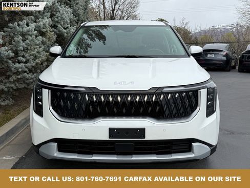 Used 2025 Kia Carnival image 2