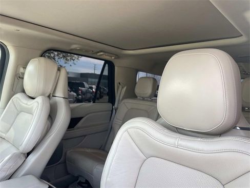 Used 2021 Lincoln Navigator Reserve image 22
