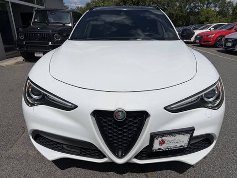 Used 2022 Alfa Romeo Stelvio Veloce AWD/4WD image 2