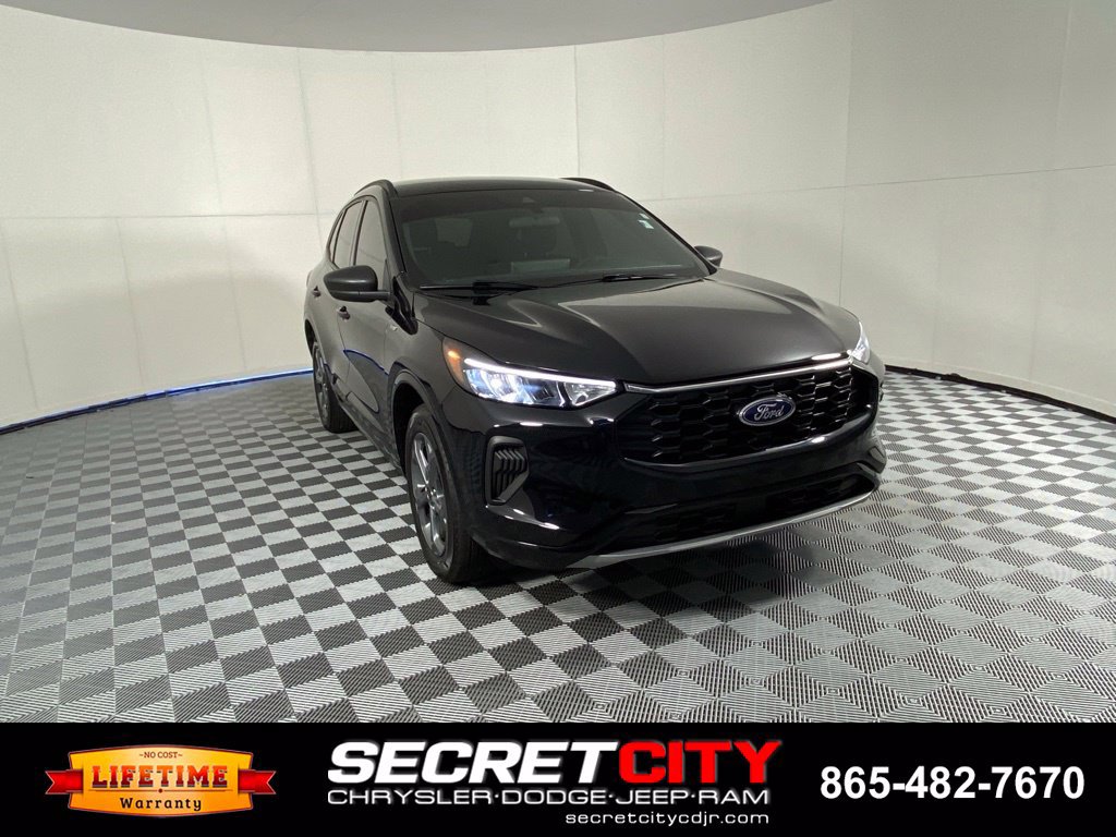 Used 2024 Ford Escape ST-Line w/ Tech Pack #1 AWD/4WD image 1