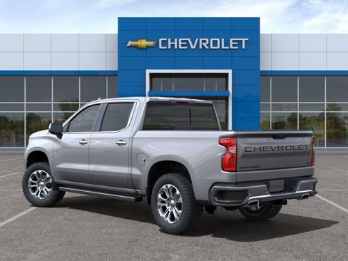 Used 2024 Chevrolet Silverado 1500 LTZ w/ LTZ Premium Package image 3