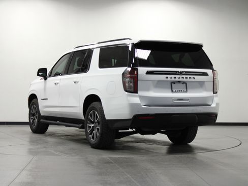 Used 2023 Chevrolet Suburban Z71 w/ Luxury Package image 6
