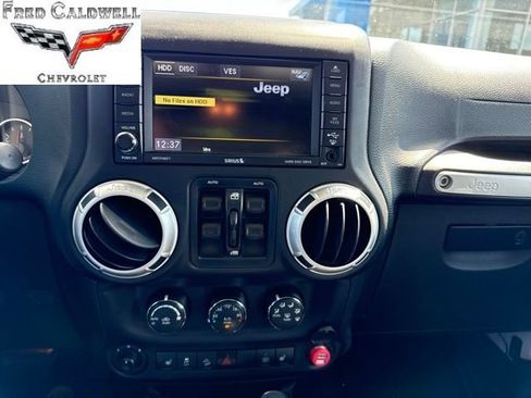 Used 2016 Jeep Wrangler Unlimited Rubicon AWD/4WD image 7