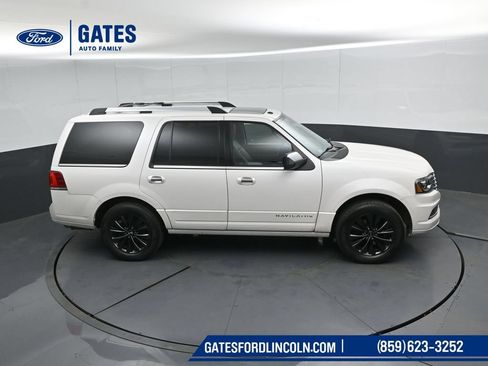 Used 2016 Lincoln Navigator Select AWD/4WD image 51