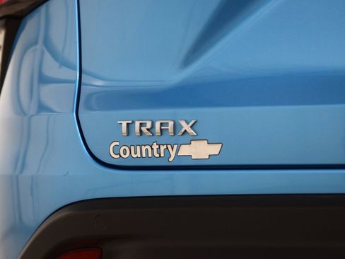 Used 2025 Chevrolet Trax LT w/ Driver Confidence Package FWD image 22