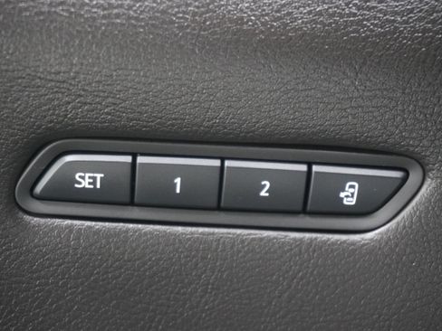 Used 2020 Cadillac XT5 Premium Luxury FWD image 16