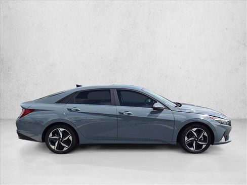 Used 2023 Hyundai Elantra Limited FWD image 7