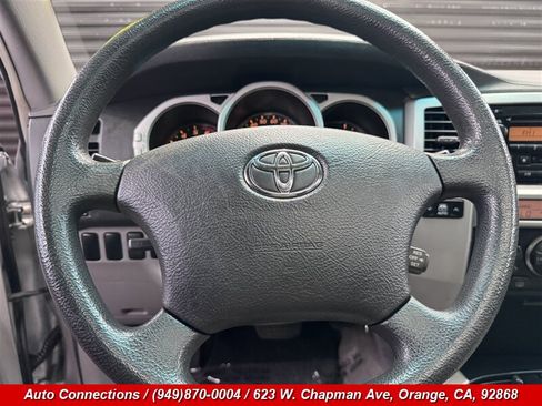 Used 2004 Toyota 4Runner SR5 RWD image 13