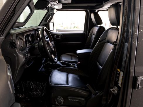 Used 2021 Jeep Wrangler Unlimited Sahara AWD/4WD image 11
