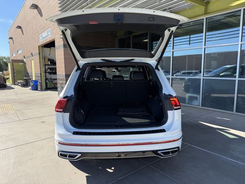 Used 2022 Volkswagen Tiguan SEL R-Line image 36