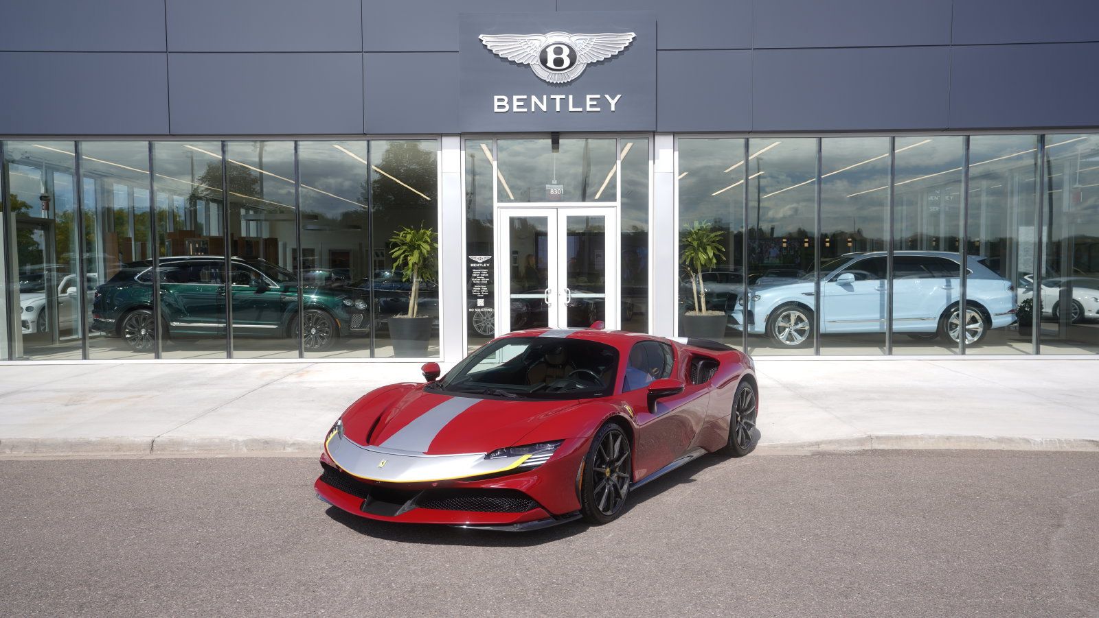 Used 2022 Ferrari SF90 Stradale AWD/4WD image 1