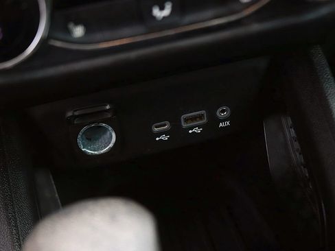 Used 2021 Chevrolet TrailBlazer LT w/ Convenience Package FWD image 22
