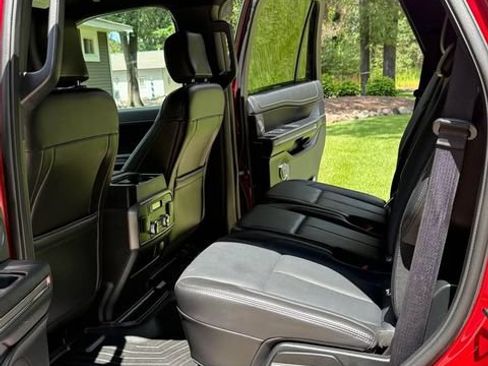 Used 2018 Ford Expedition XLT w/ Equipment Group 202A AWD/4WD image 6