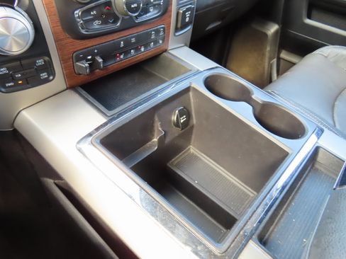 Used 2014 RAM 1500 Laramie w/ Convenience Group image 29