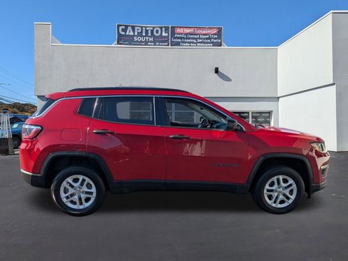 Used 2020 Jeep Compass Sport image 2