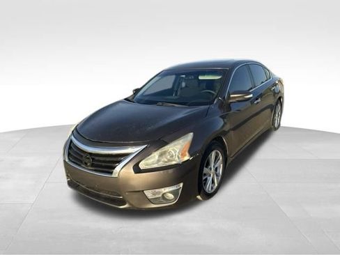 Used 2015 Nissan Altima 2.5 SV w/ Convenience Package FWD image 7