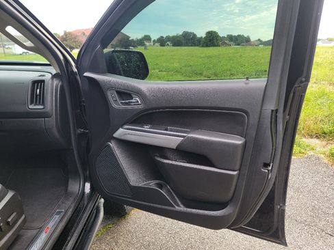 Used 2019 Chevrolet Colorado ZR2 w/ ZR2 Midnight Special Edition AWD/4WD image 32