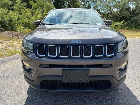 Used 2019 Jeep Compass Latitude w/ Popular Equipment Group AWD/4WD image 9
