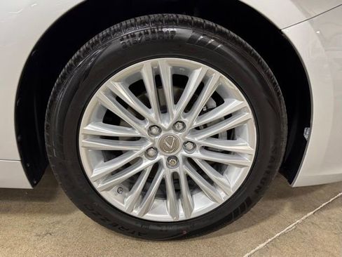 Used 2014 Lexus ES 350 w/ Luxury Package FWD image 35