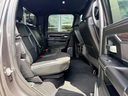 Used 2025 RAM 2500 Laramie AWD/4WD image 37