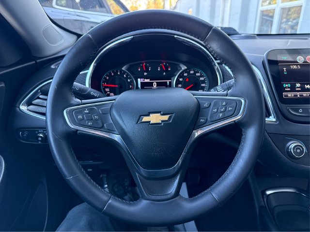 Used 2017 Chevrolet Malibu LT FWD image 19