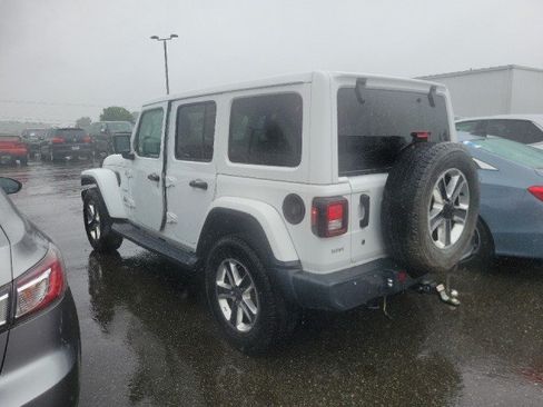 Used 2018 Jeep Wrangler Unlimited Sahara w/ Cold Weather Group AWD/4WD image 4