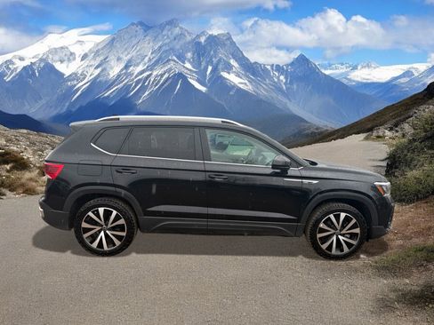 Used 2022 Volkswagen Taos SE image 6