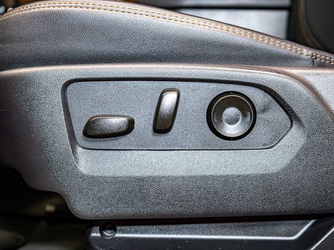 Used 2024 GMC Sierra 2500 AT4 w/ AT4 Preferred Package image 22