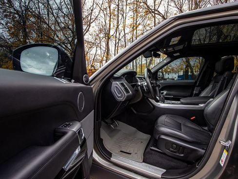 Used 2019 Land Rover Range Rover Sport Supercharged image 8