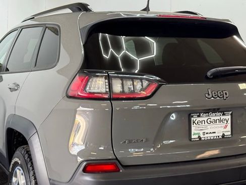 Certified 2022 Jeep Cherokee Trailhawk w/ Technology Group B image 10