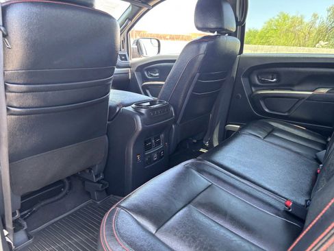 Used 2020 Nissan Titan PRO-4X w/ Pro-4x Convenience Package AWD/4WD image 18