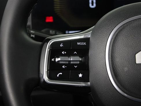 Used 2025 Kia Sorento S FWD image 26
