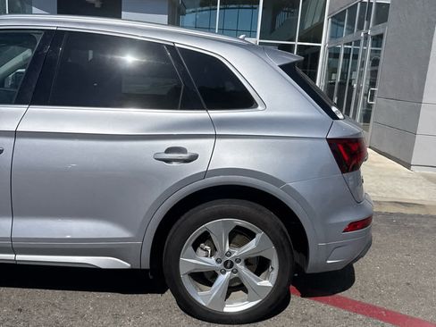 Used 2021 Audi Q5 2.0T Premium Plus w/ Premium Plus Package AWD/4WD image 5