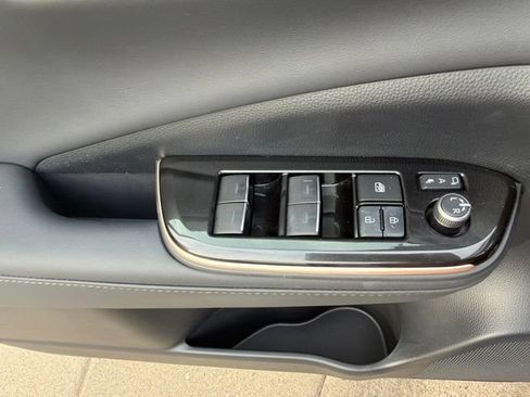 Used 2025 Toyota Crown Signia AWD/4WD image 30