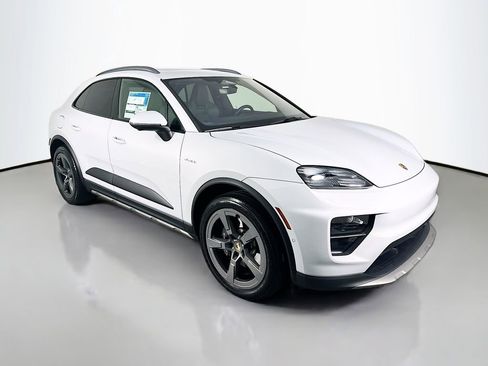 New 2026 Porsche Macan 4S Electric AWD/4WD image 7